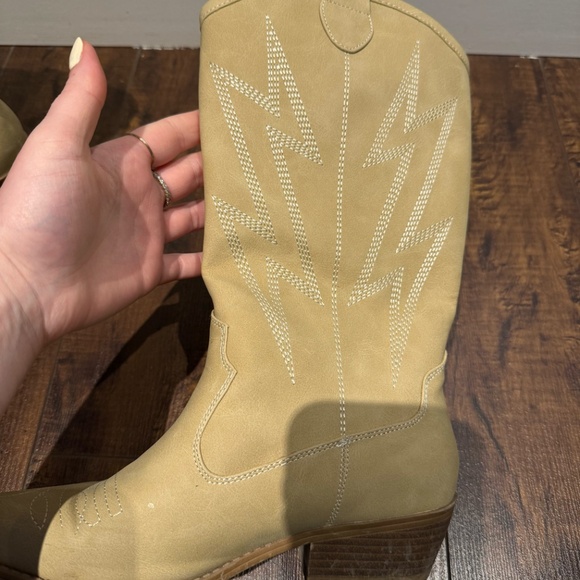 Cowboy boots - Picture 3 of 4